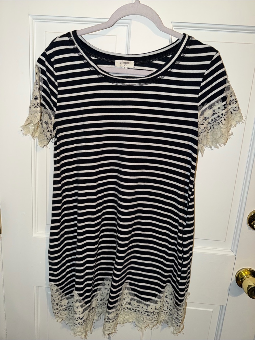 Umgee Black & White Striped Lace-Trim Tunic Top
